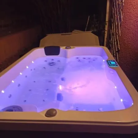Super Pour 4 Avec Prive, Plages A Proximite, Piscine Et Jardin